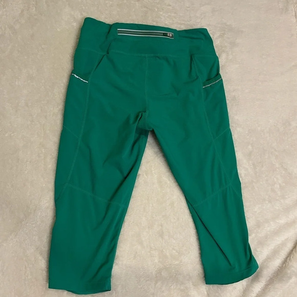 Athleta Dobby Be Free Cropped Capri Green Pocket Leggings Small - Picture 6 of 6
